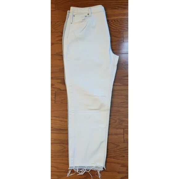 No Boundaries Capri Jeans Womens 17 Blue Light Wash And White Causal Frayed Hem - Picture 8 of 12